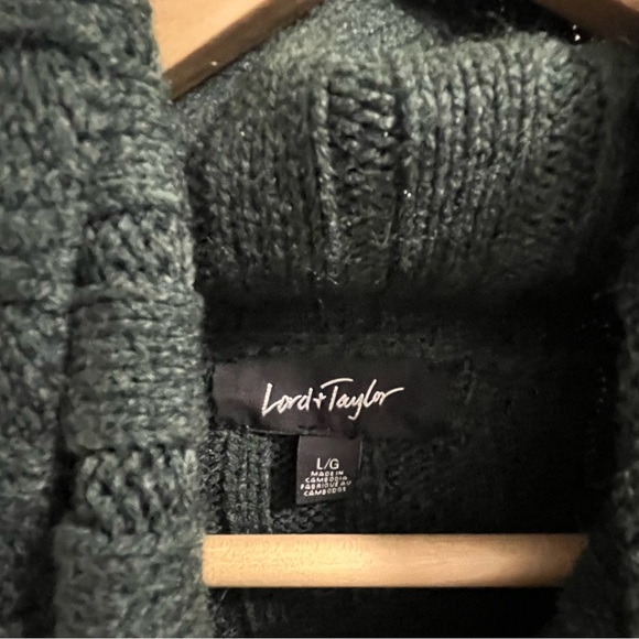 * SOLD * Lord & Taylor turtleneck sweater - Picture 2 of 2